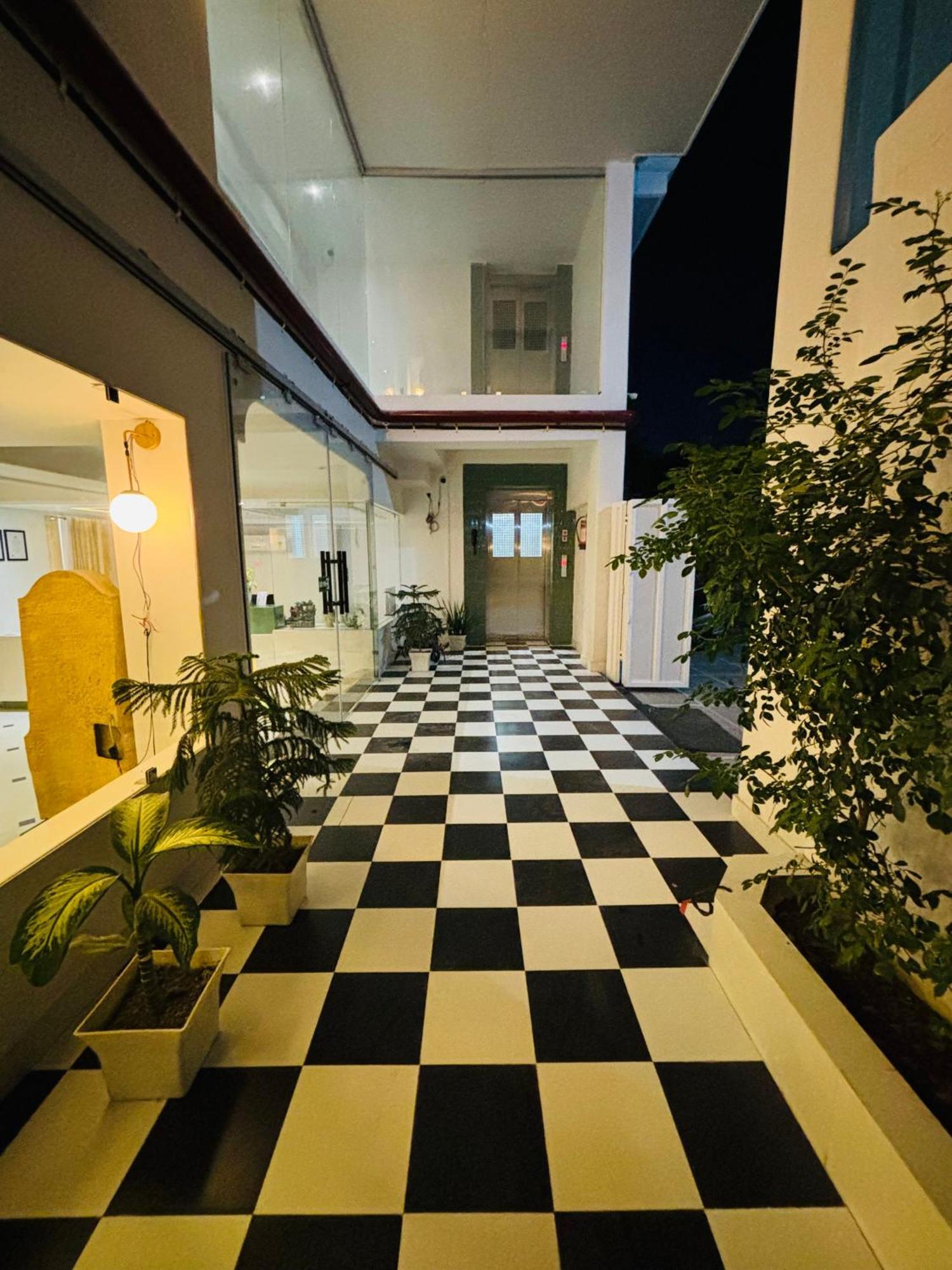 The Lavish Stay Varanasi Exterior foto